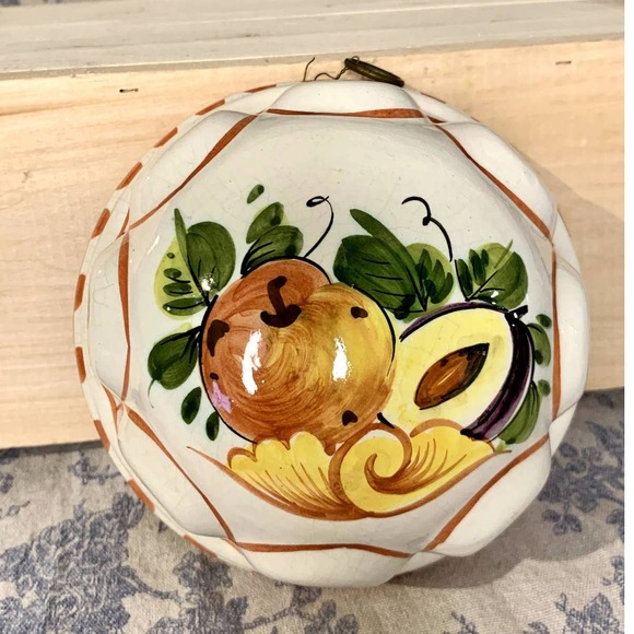 Vintage ABC Bassano Baking Mold Handpainted Italian Ceramic Peach Plum - Picture 1 of 9